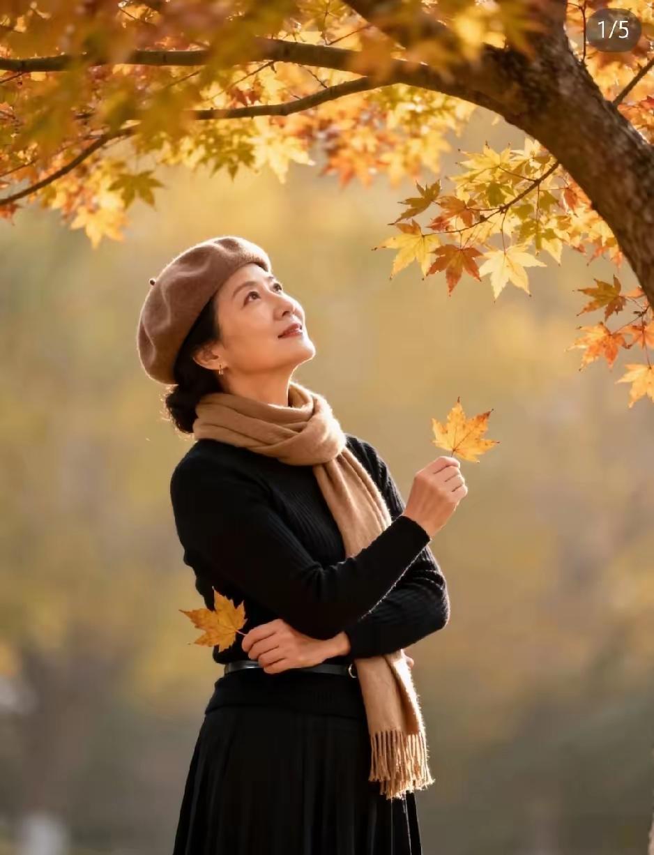 奉劝所有女人，人到中年，如果经济条件允许的话，一定要买高档的有质感的衣服。