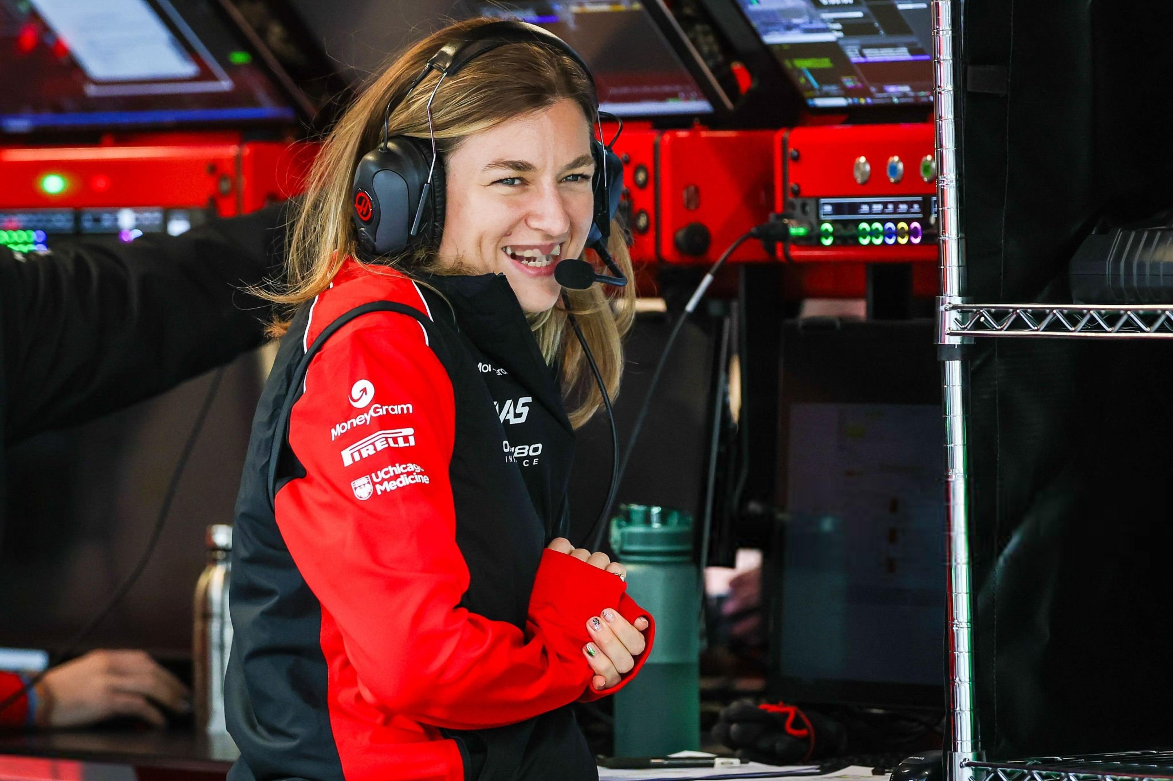 2026赛季F1揭幕站澳大利亚🇦🇺大奖赛的6号弯将以红牛车队策略主管汉娜·施