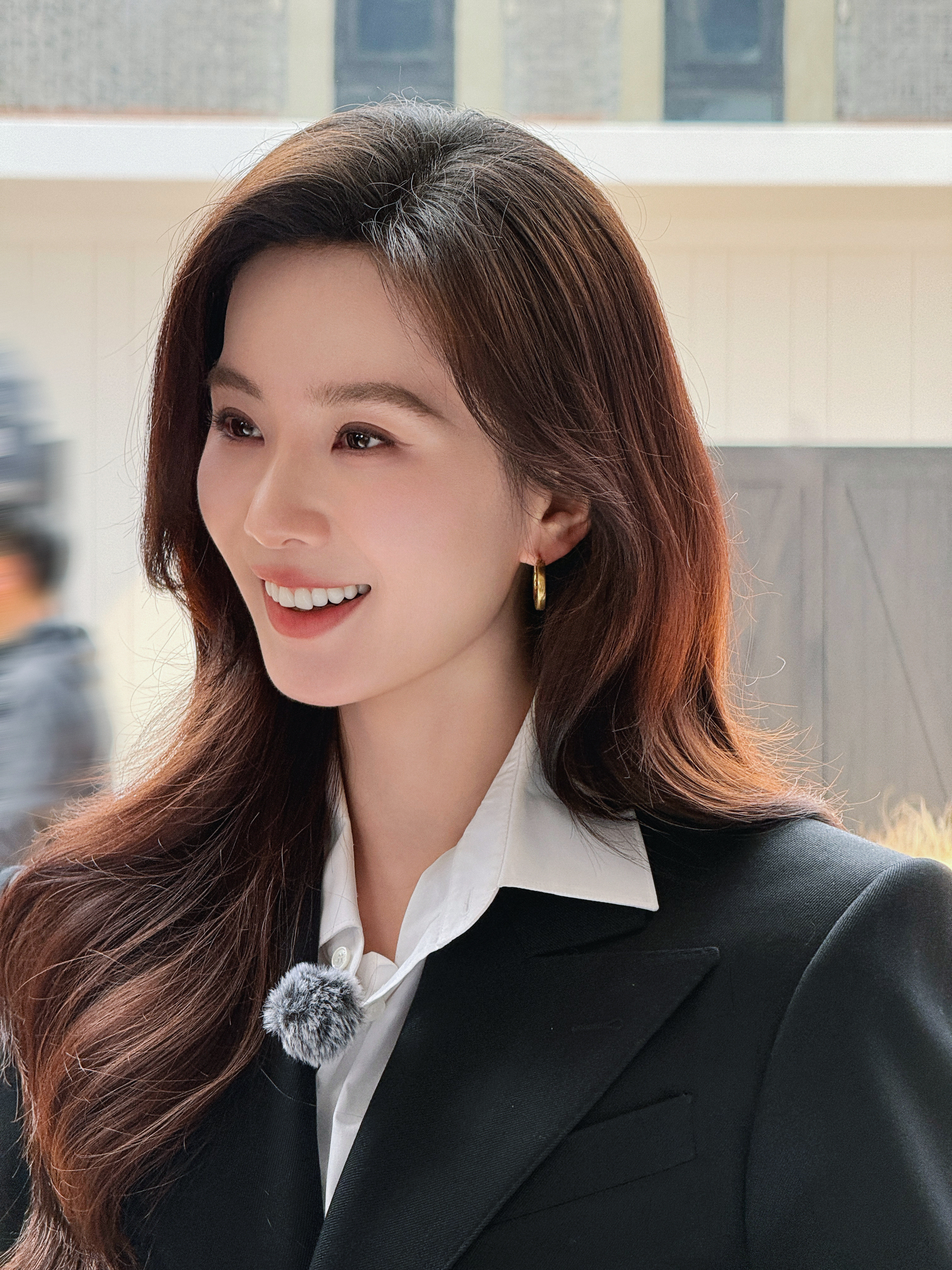 刘诗诗 📮板报速报 轻轻一拍又嘎嘎出片了🥹解锁酷飒值拉满的诗诗，震撼美貌报正