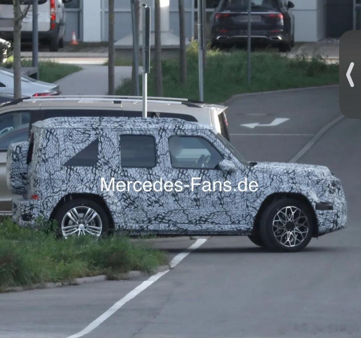 奔驰小G量产版曝光各位老头乐的正版本家来了就怕奔驰做的还没老头乐好哈哈