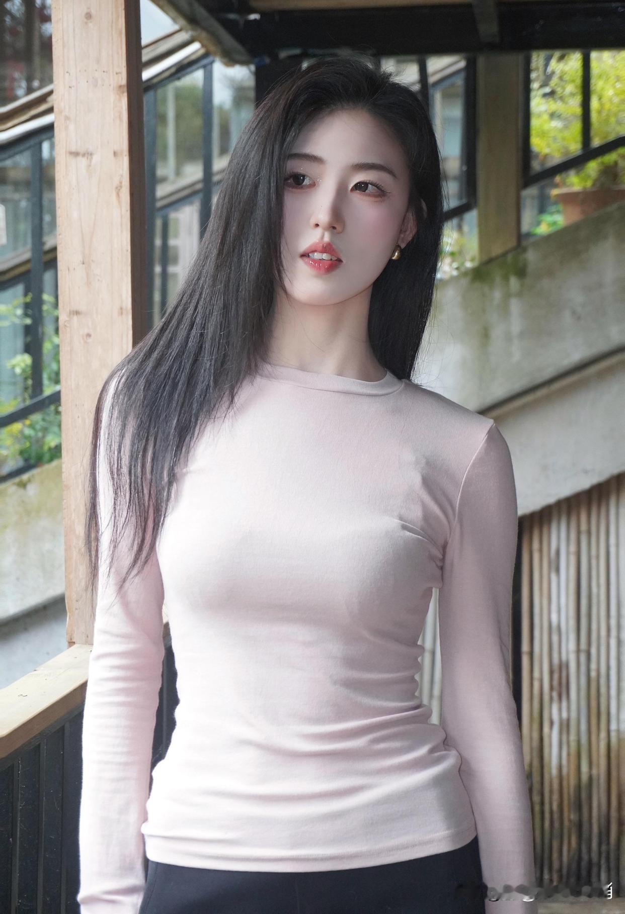 记录我的2026温柔少女，背着包包，微笑面对生活