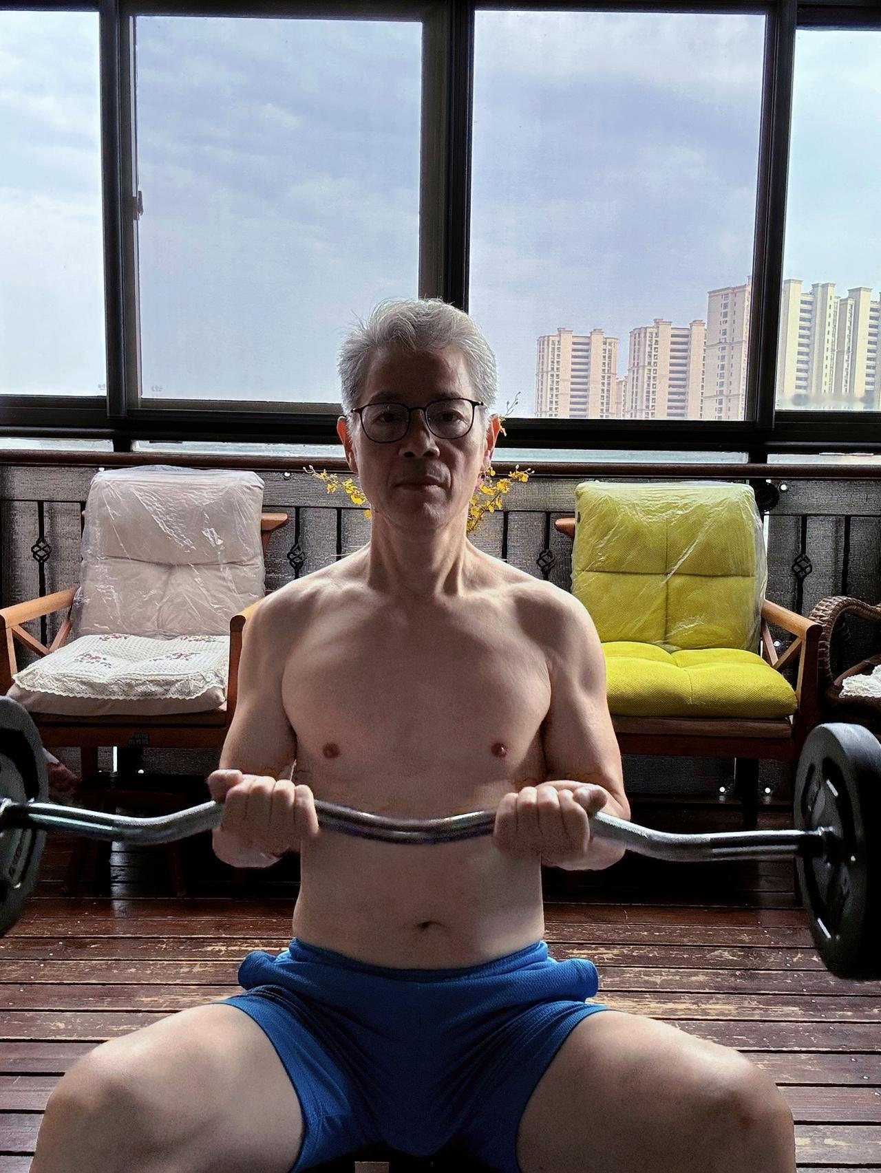 打破长寿误区：运动无法延长寿命，却是晚年最划算的投资一直有个争议观点：常年坚