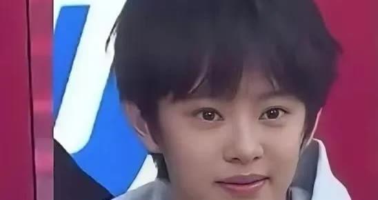 孙俪的儿子真好看，我觉得男生女相的孩子都非常的好看！这男孩子活脱脱是娘娘的翻