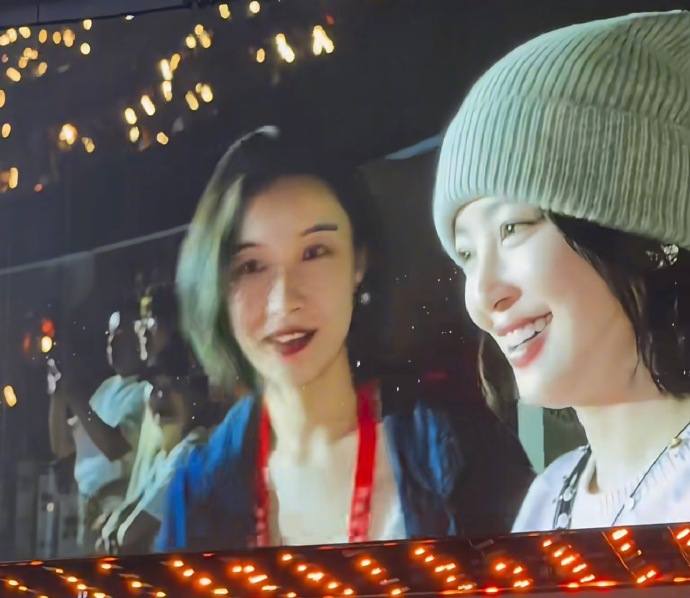 李宇春演唱会没发通稿，半个娱乐圈却自费来了，这背后藏着一个残酷真相李宇春北京收官夜，肖战带爸妈来了，
