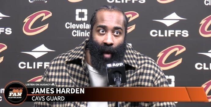 哈登谈全场出手4次：“我并不是故意只投4次的。我很兴奋，但我们打的是正确的篮球