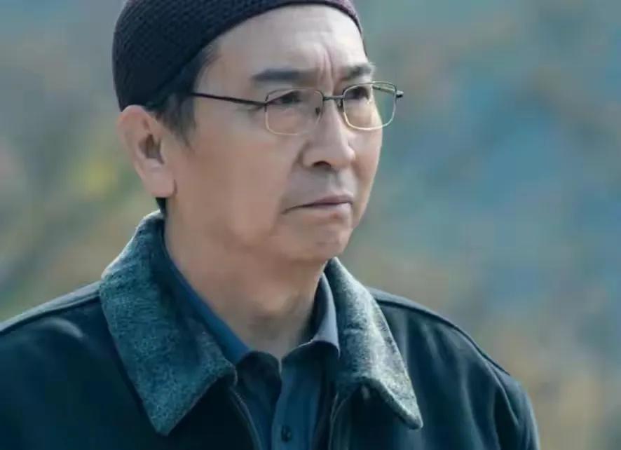 17岁入行，一直没经纪人，70岁毕彦君没豪车没保姆工资全上交前阵子有网友在北京