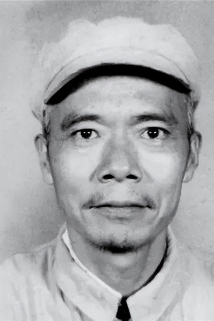 1937年，地下党员涂作潮与邻居打牌。闲聊中，邻居突然凑到他耳边，轻声说：老兄，