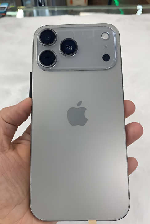 这是一个悲伤的故事。苹果17，一周激活量：23.5万部+苹果17Pro，一
