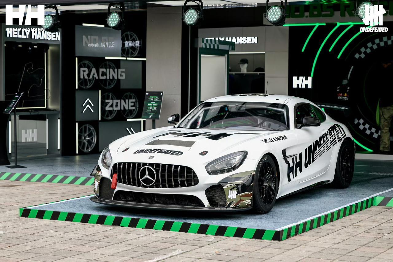 HH海丽汉森发布的上赛现场NO.85RACINGZONE快闪空间，画面全部