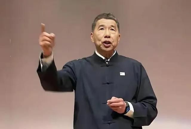 邱毅教授在视频节目中分析了张亚中、郑丽文、蔡正元这三位参选中国国民党主席，各有什