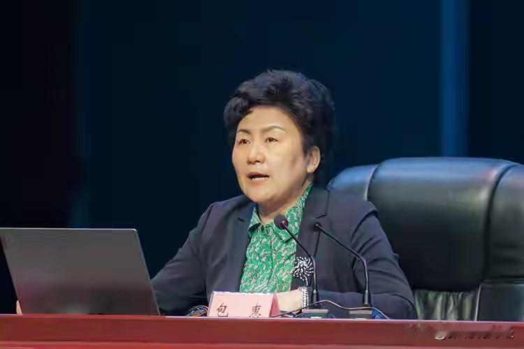 风向彻底变了，黄奇帆被查，包惠被褫夺党籍，中纪委发文痛批！10月17日，中央纪委