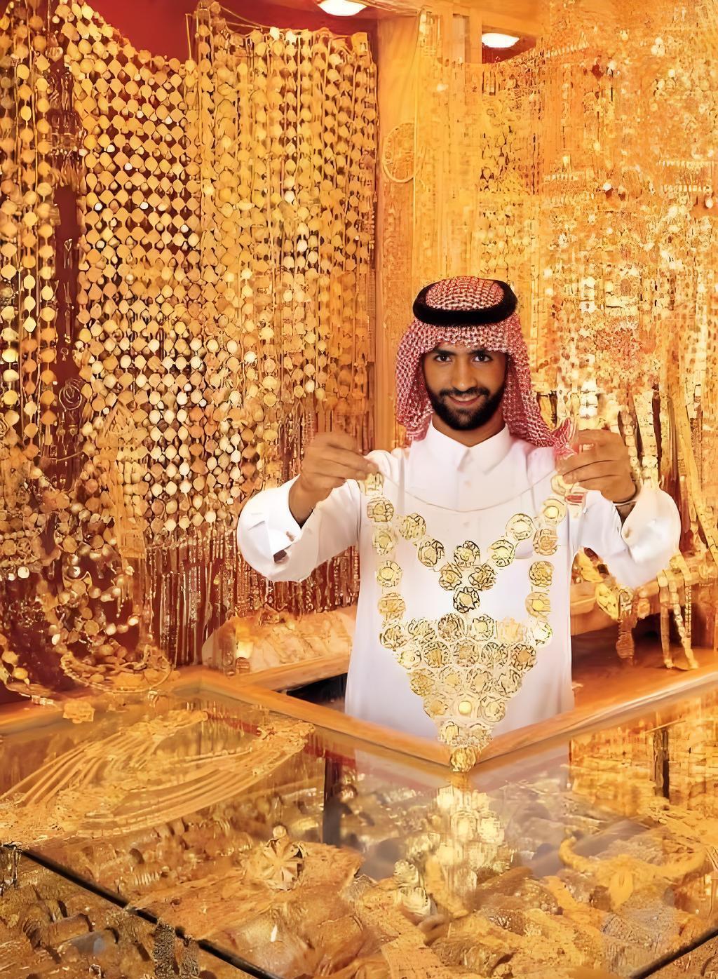 昨晚跟做国际新闻的老大哥吃饭。他抿了口酒摇头感慨。全世界靠资源发家的小国不少。