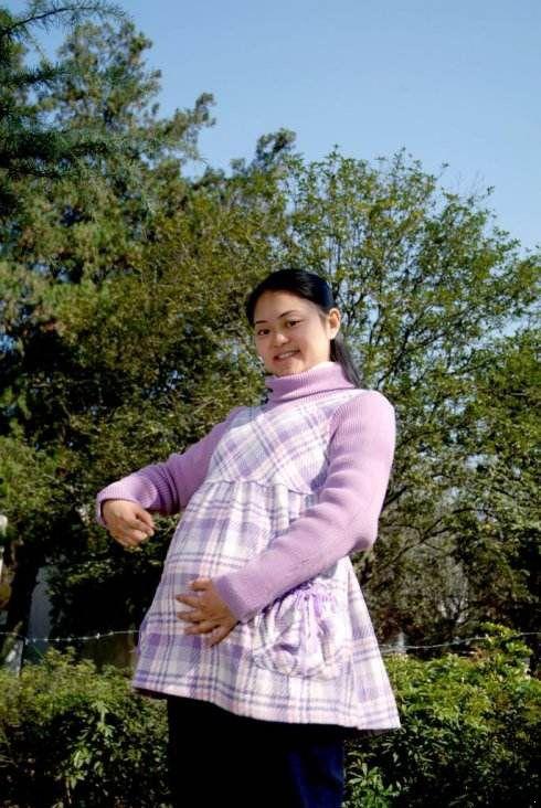 孕妇车上险生两娃, 妈妈给娃取这名, 医生护士拍手称赞