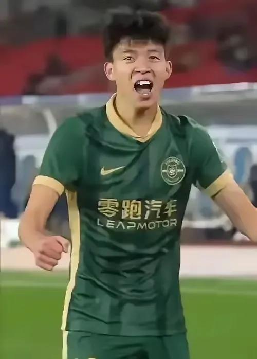 你发现了吗，本赛季中超前十轮表现最好的本土球员竟然是这10名球员：1、王钰