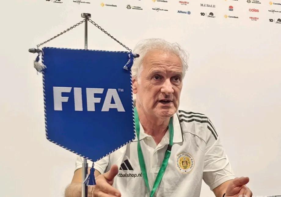 库拉索队主帅弗雷德在采访中表示，国足有两个很明显的优点。在FIFA系列赛对阵国