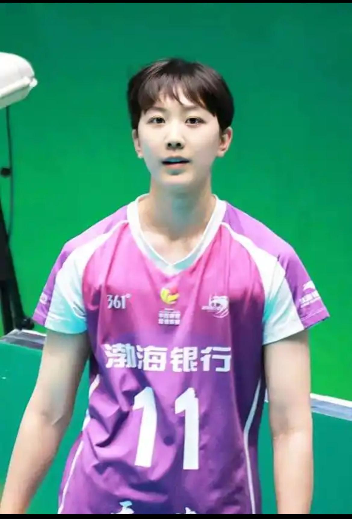 中国女排第一期集训名单队员全部来自A级球队。其中联赛前三名江苏女排、上海女排、