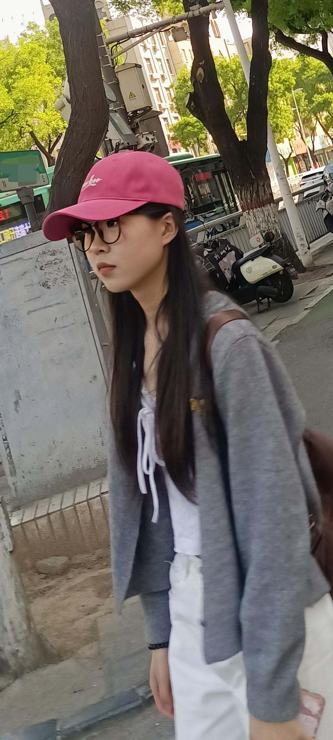 阿拉蕾一样可爱的少女优雅自信穿搭分享街拍