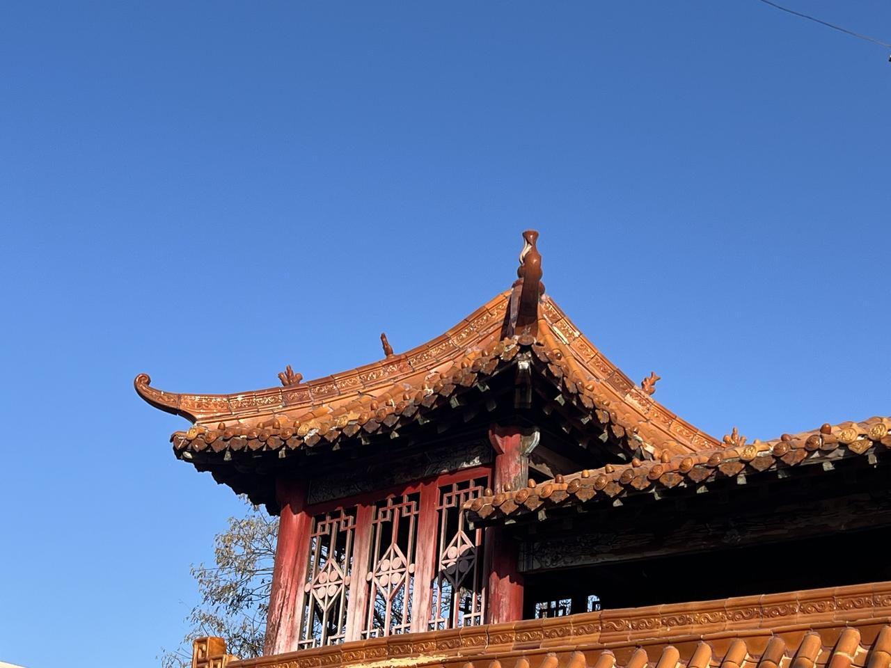 关于民办学校发展的几点思考：当前，民办教育生源持续萎缩，政策日益规范，行业洗牌