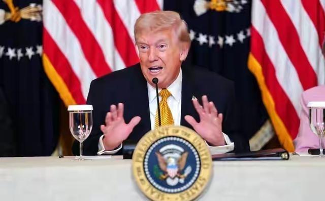 美国商务部长卢特尼克说，“我们在任何情况下都不会向中国出售顶级芯片，就算是多年前