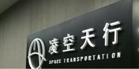 有人说，“50万一枚高超音速导弹。一天发射1000枚。一天花5亿。一年花费150