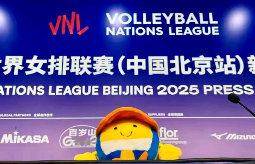 中国女排直到今天也没正式公布，世联赛北京站的十四人阵容，据来自网络的消息，