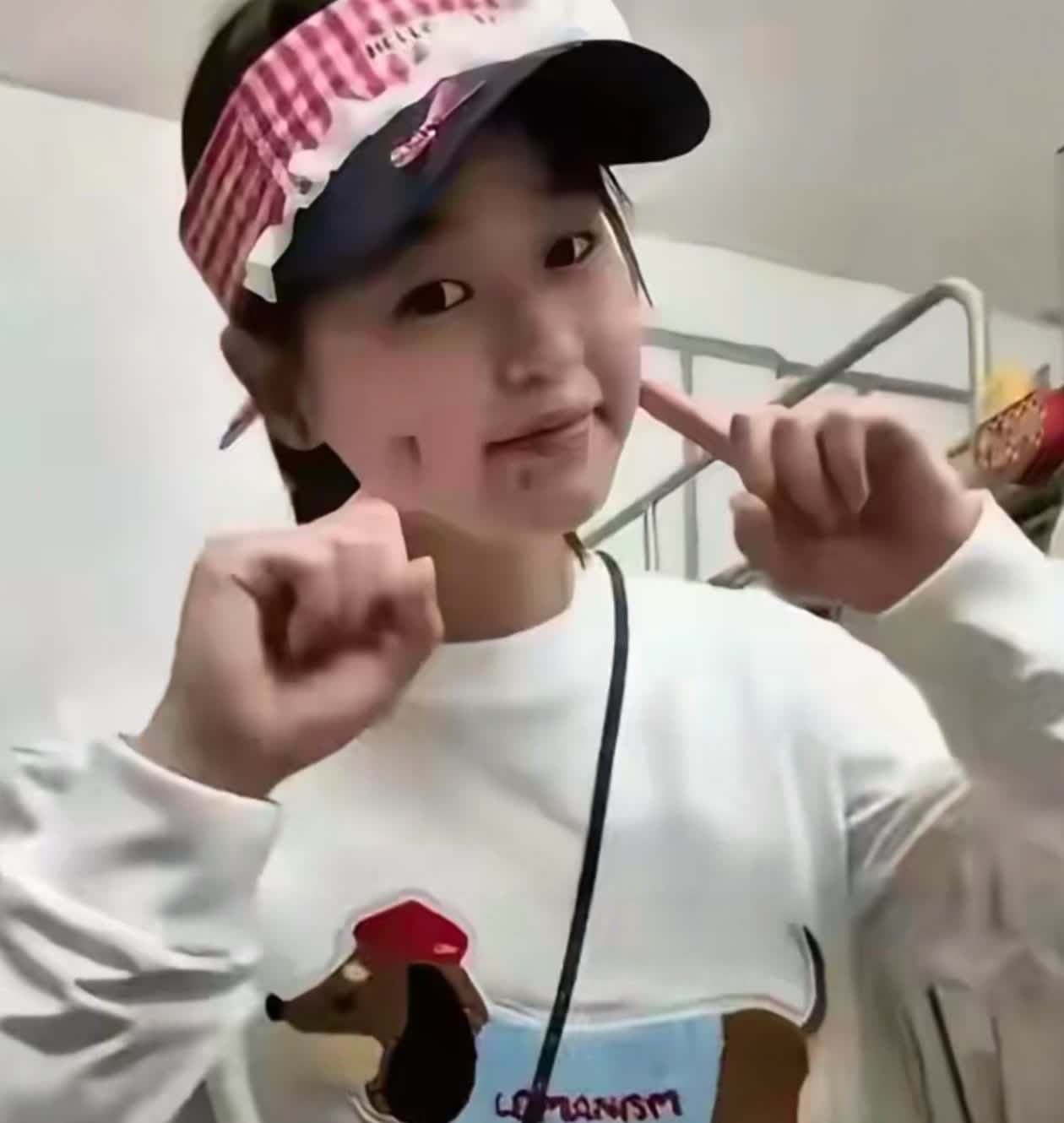 全红婵在大学里交了朋友，这位朋友也很特别，她的名字也叫红婵，只不过是林珊。