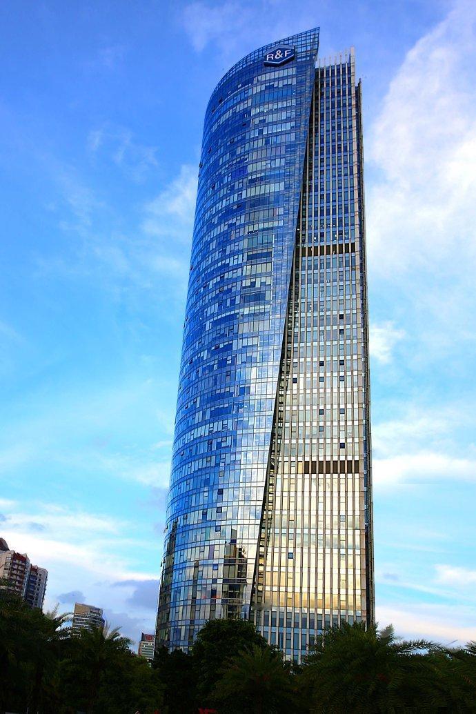 从狂奔到失速！2015年，富力地产营收442.9亿元；2016年，富力地产营