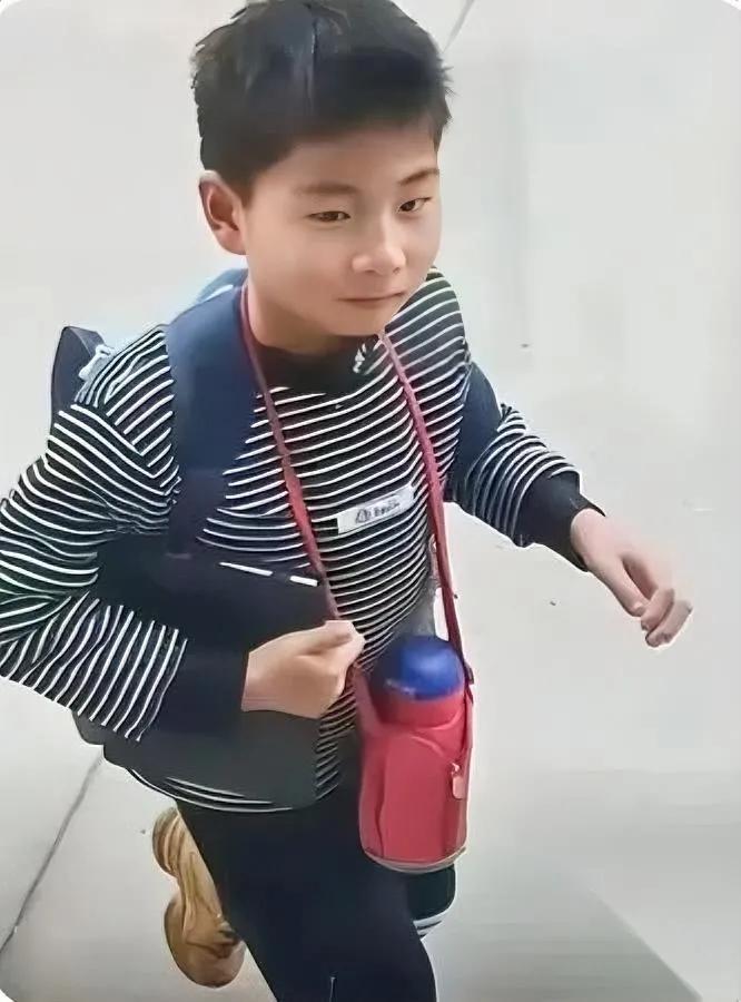 漯河空冢郭村的各位注意了！10岁的贾元德已经失踪超30小时了！这娃当