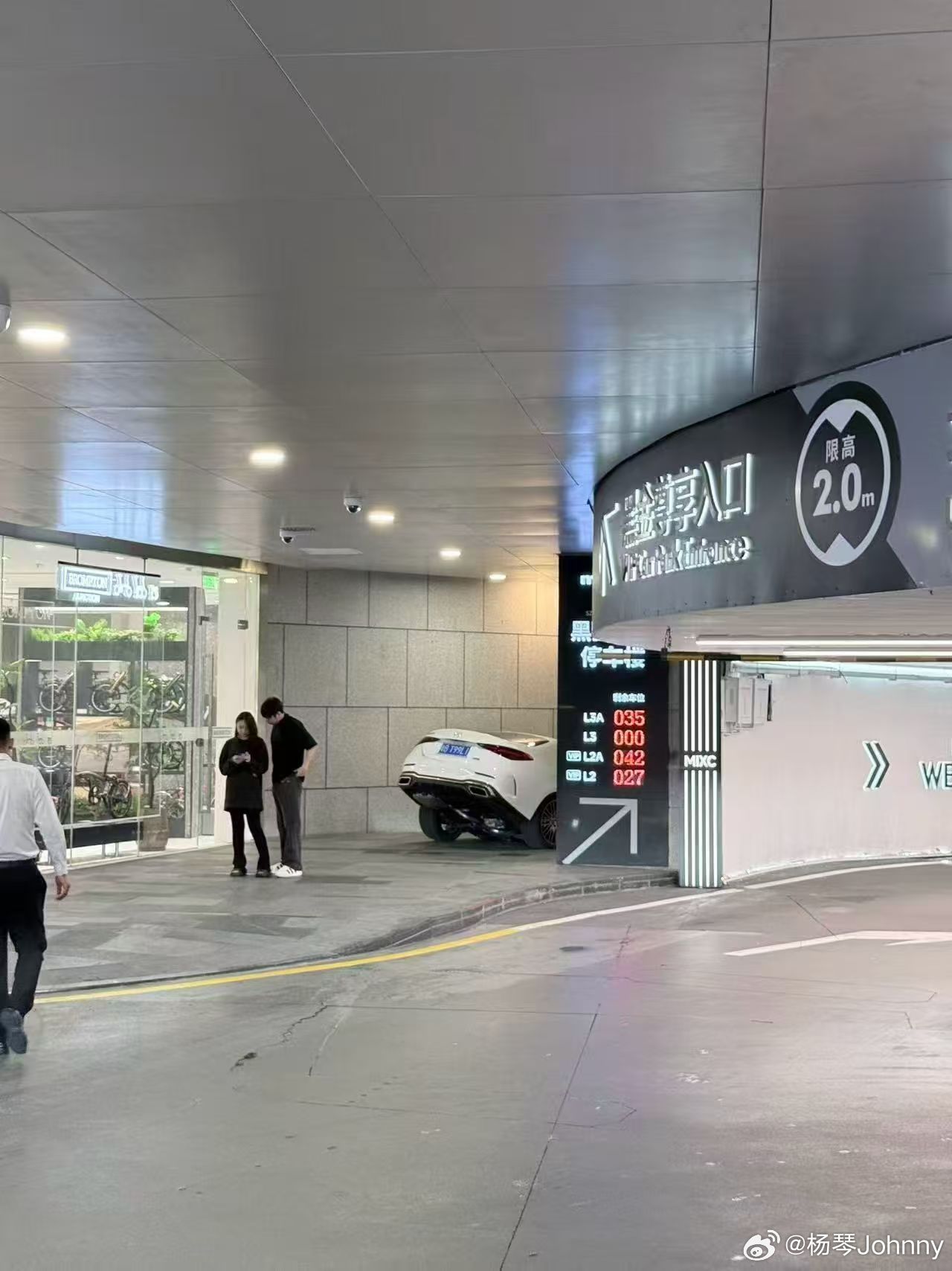 这哥们怎么想的深圳