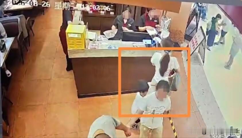 女子称在长沙一餐厅被4岁小男孩摸臀一事，你认为还有调解的必要吗？应该没有调解