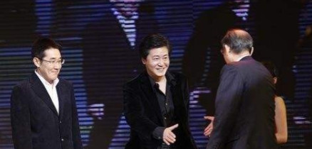 2003年，赵宝刚在《拿什么拯救你我的爱人》发布会上宣布：“我与海岩就此决裂，此