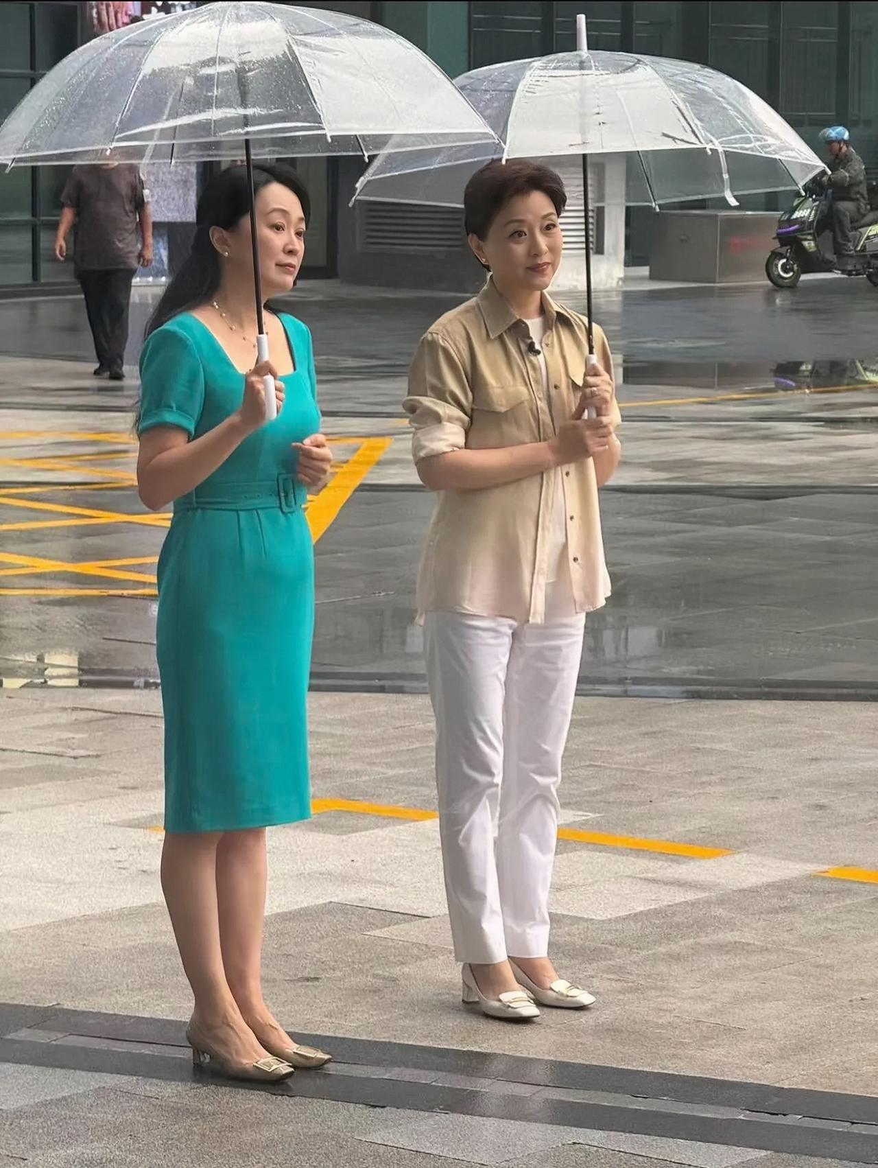 近日，有位网友在北京偶遇杨澜，曾是央视主持人的她，谈吐文雅，温润有内涵。杨澜