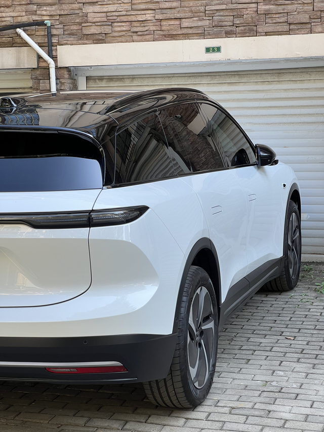 5000km后来说说蔚来ES6（二）7，舒适配置。选配了舒享套装，前排座椅通