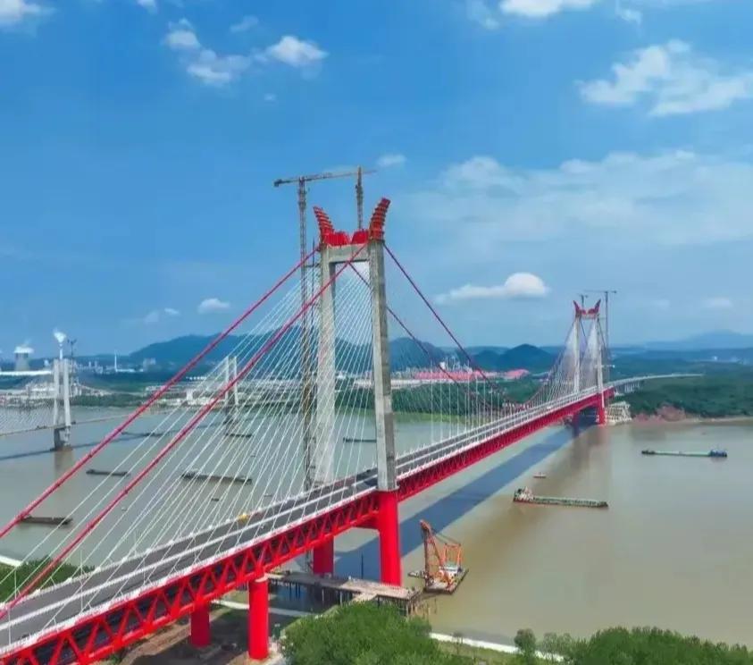 下个月G3铜陵长江公铁大桥就将正式通车！这座横跨长江的东西向公铁两用大桥