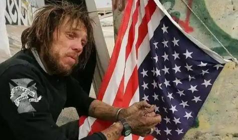 美国满大街流浪汉的根源，就是美国的房产税制度。在美国你买了房，房子是你的不假