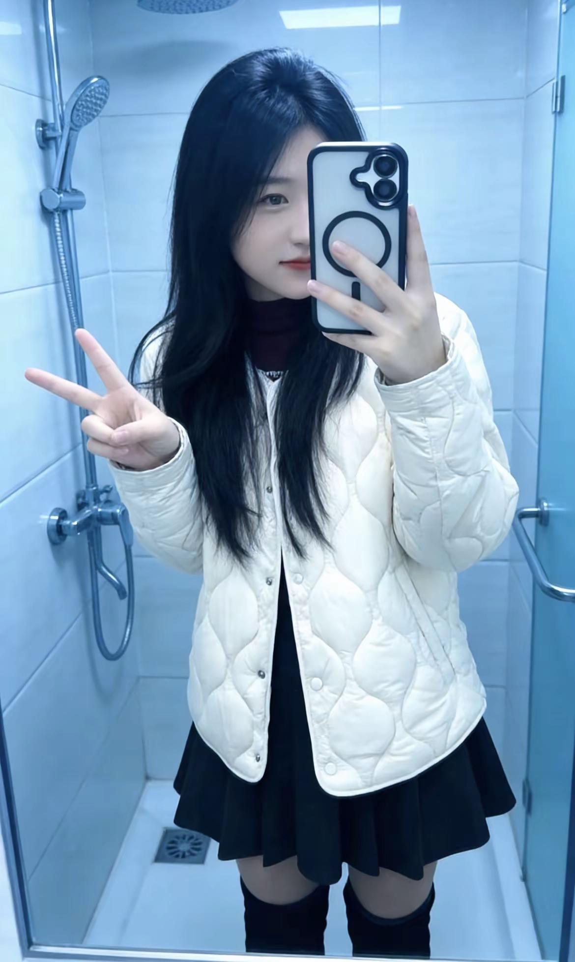 *𝙋𝙡𝙤𝙜𓂂𓏸 姐妹碰头快乐不愁🥳快樂的日子要慢一點过今日穿搭