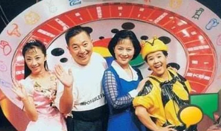 1992年，36岁的《大风车》主持人董浩，因误食毛蚶，导致急性肝坏死，医生下了病