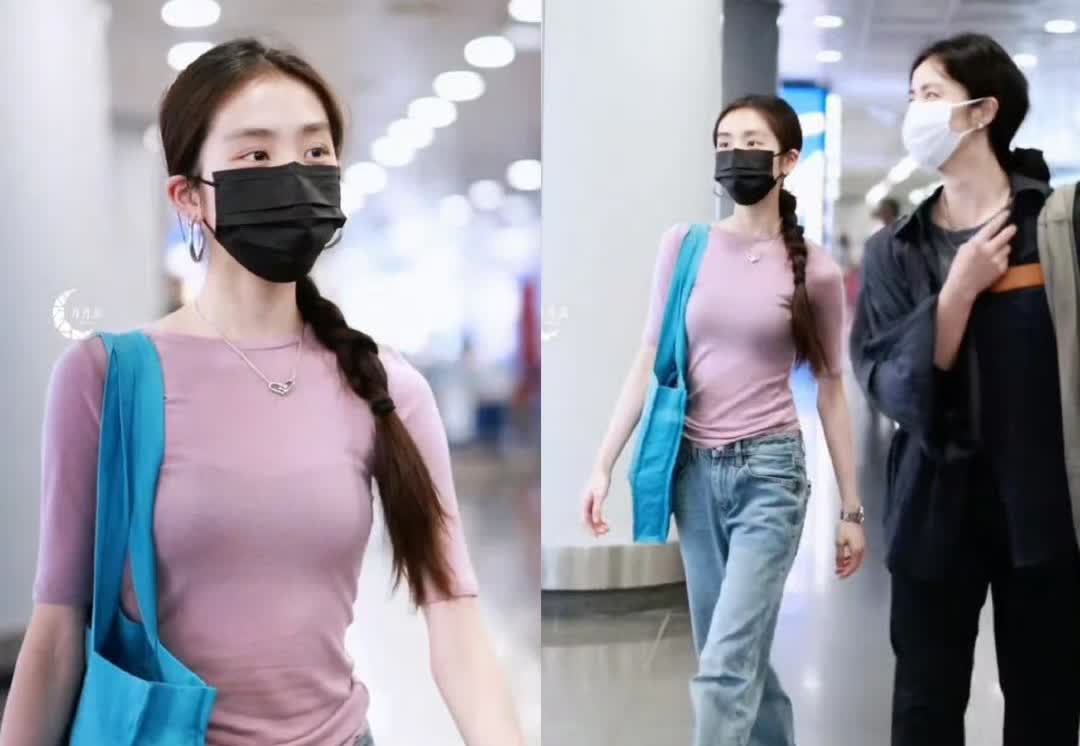 孙莉黄多多机场路透，从小就美到大的多多好有气质！跟妈妈太像了，母女走在一起，还以