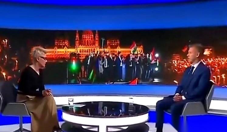 匈牙利刚上任的总理马扎尔，对着自家的国营电视台，直接掀了桌子。他在接受采访时，