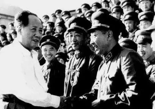 1951年4月，刚率五十军从朝鲜战场轮换回国休整的曾泽生，在北京接到了中南海的通