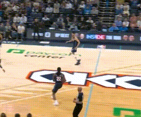 🔥约基奇的“小动作”有多隐蔽？看着文明，实则“杀人诛心”！看这两张动图，