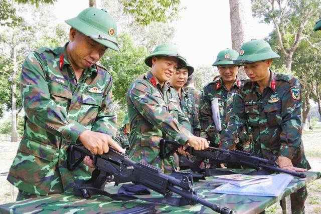 越南缅甸都是以色列加力尔步枪本地版，以色列轻武器在世界上占有量不低