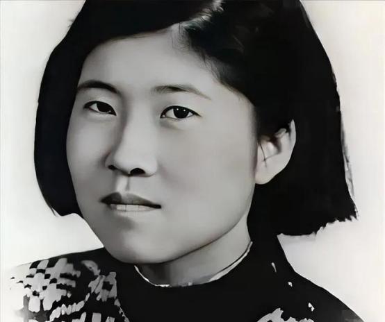 1958年9月，杨虎城的女儿杨拯陆在婚礼前期，突然失踪。之后，人们在雪地里发现了