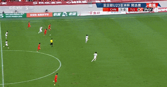 U23亚洲杯预选赛国足上半场最后时刻连进2球，拜合拉木和王钰栋依靠个人能力打进两