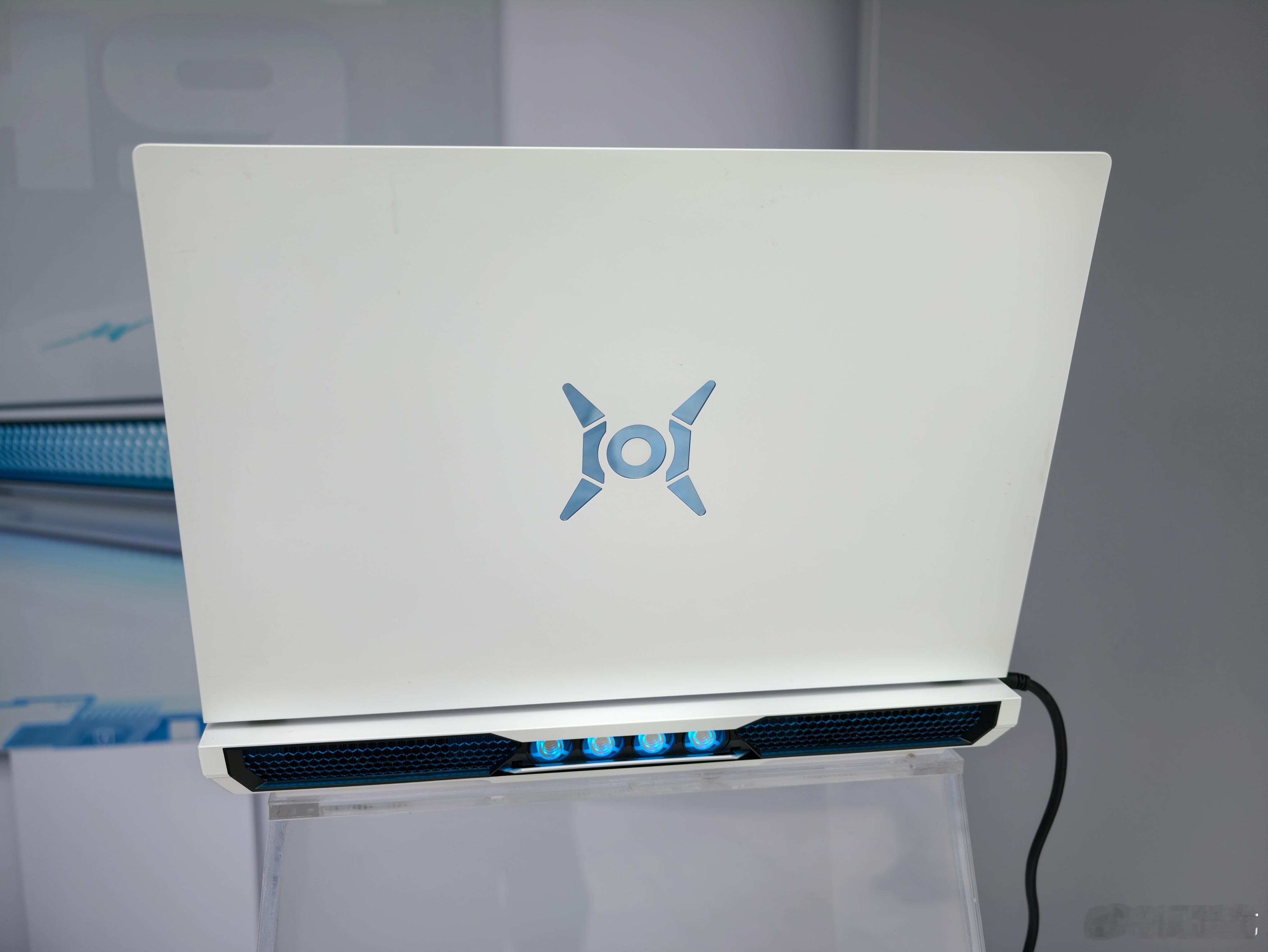 荣耀win游戏本真机鉴赏一下西安·西安荣耀终端有限公司(南区)