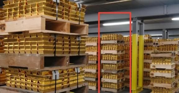 中美贸易战打了这么久，不少人曾经都在问：咱存在美国的600多吨黄金，还能要回来不
