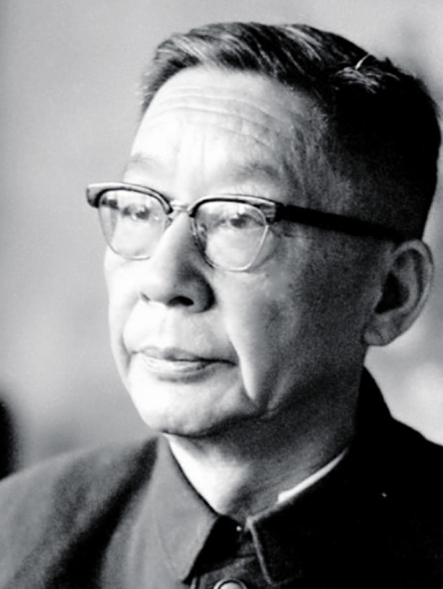 老舍在《骆驼祥子》里写道：“人若是看透了自己，便不会小看别人。”人到中年最难