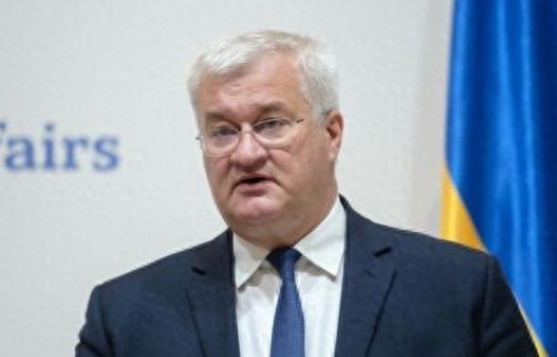 乌克兰放出一个重磅消息直接震惊不少人，乌克兰内阁正式宣布，一口气终止和俄罗斯、白