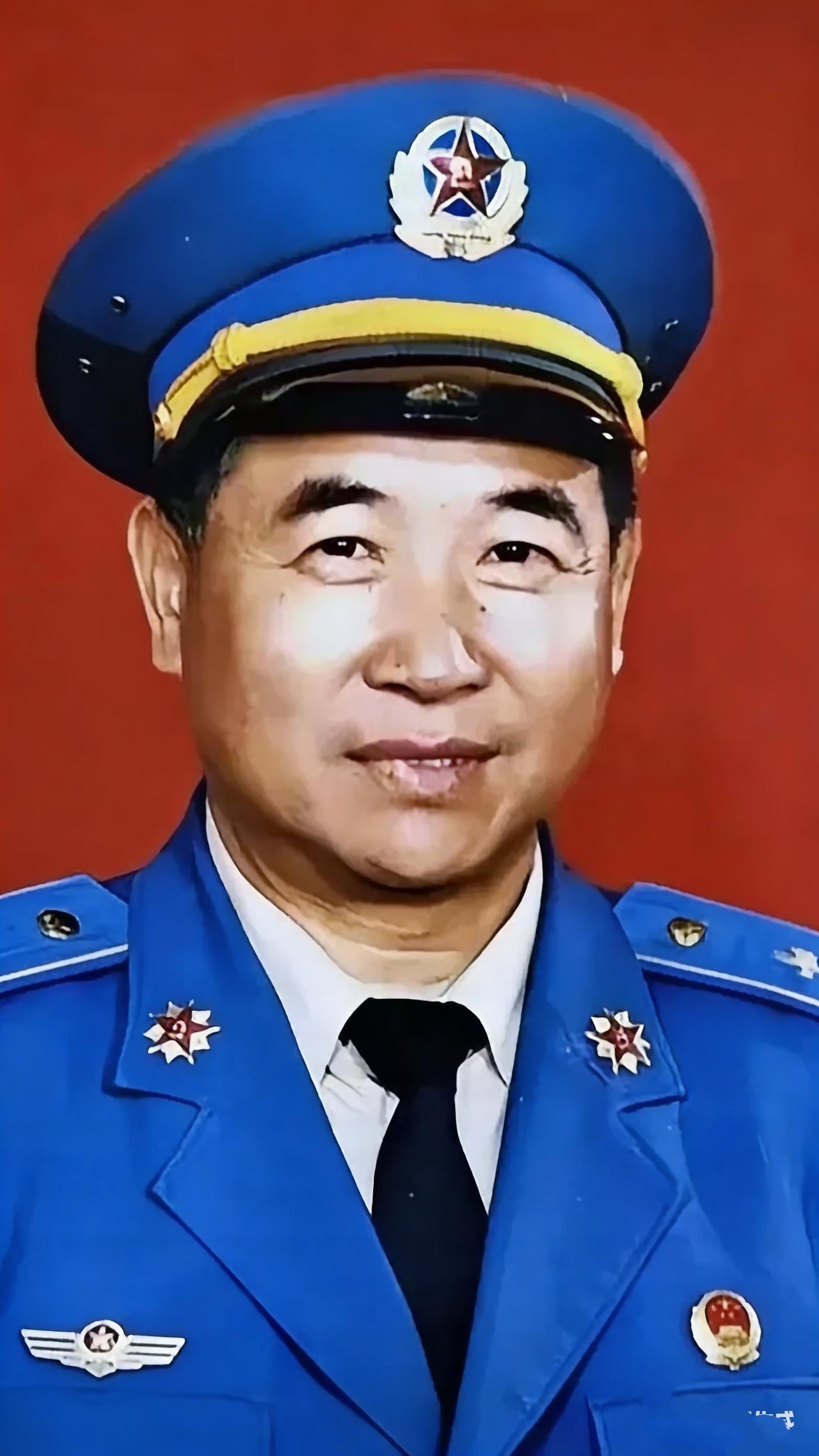 刷到新华社的讣告，心里沉了一下。96岁，原陆军指挥学院院长。正兵团职，这个词