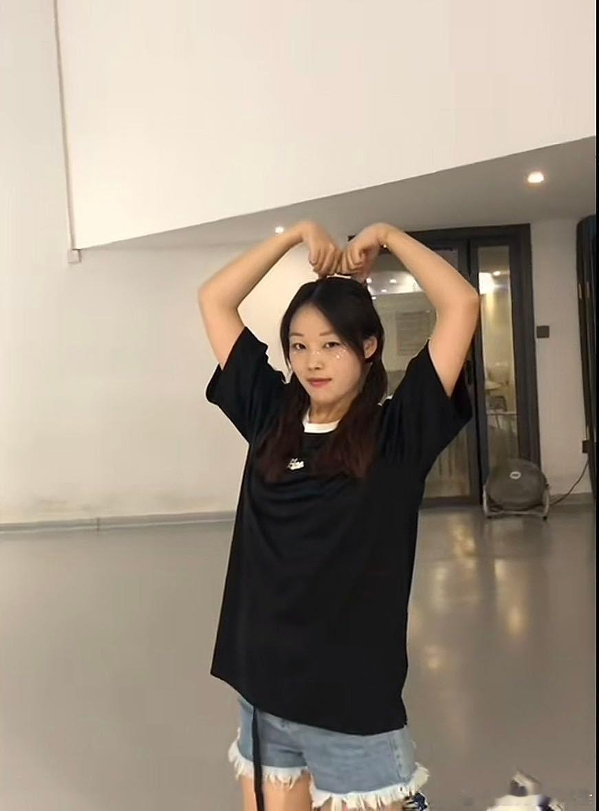 一枝红杏出墙来了这样给几分